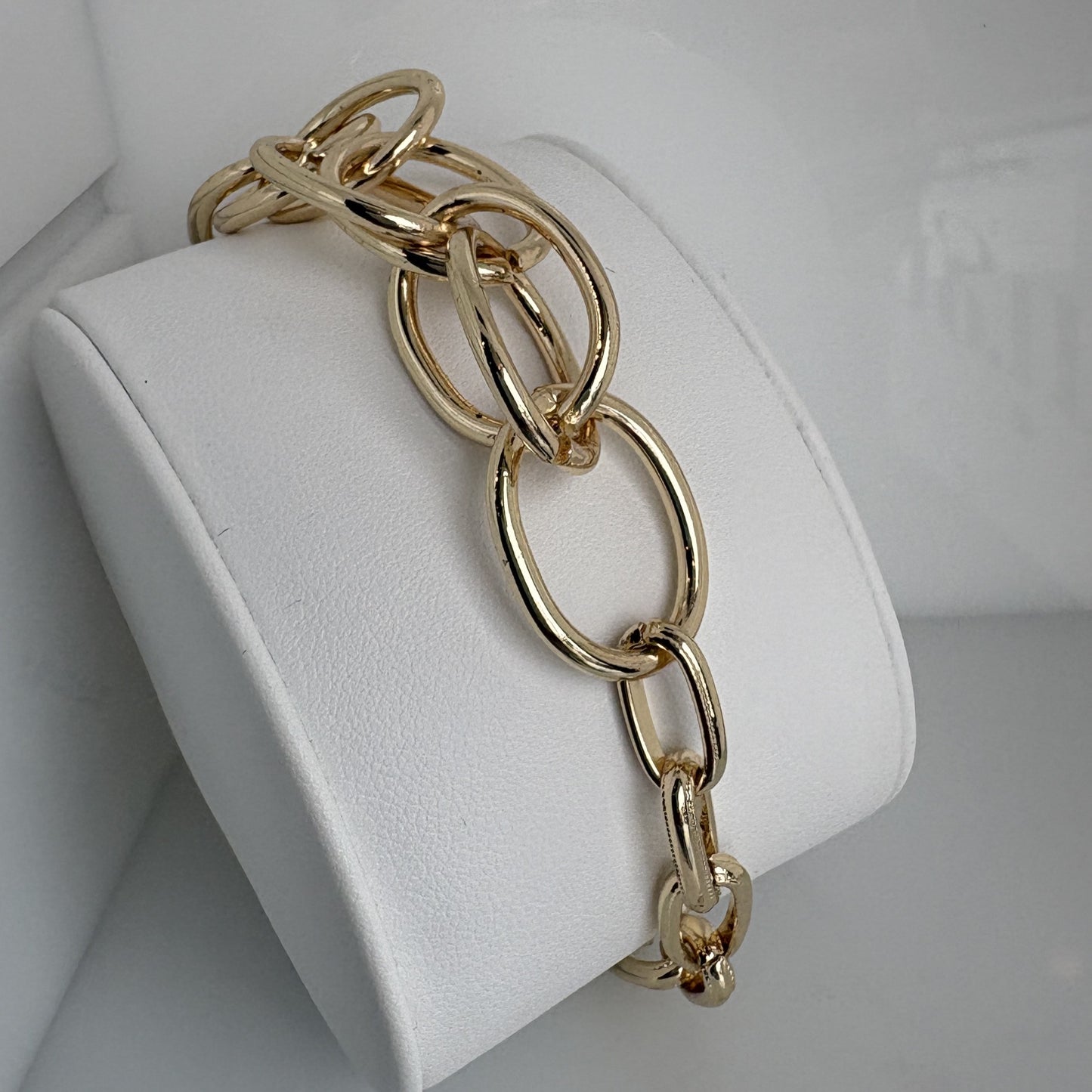Medium to Large Oval Link Bracelet