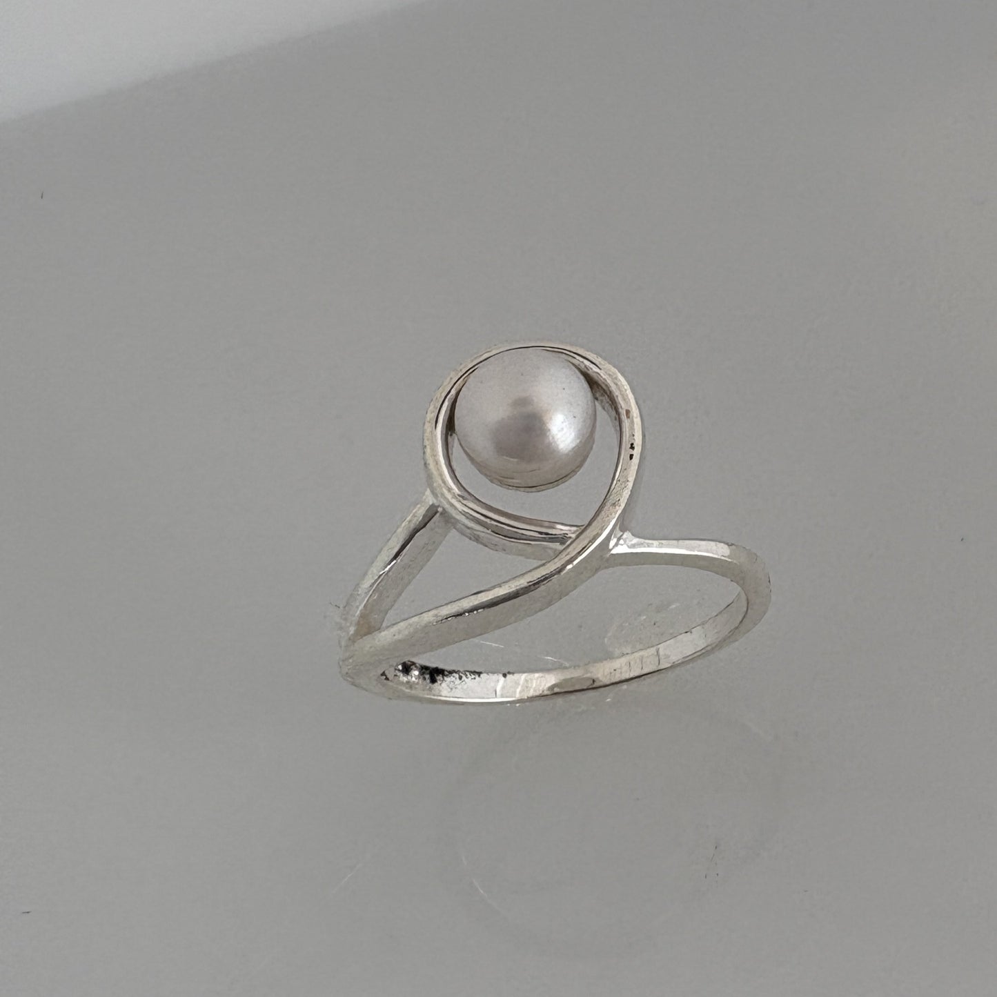 Free-Form Pearl Ring